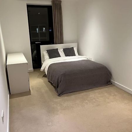 Appartamento Modern 2 Bed - Olympic Park Stratford Londra Esterno foto